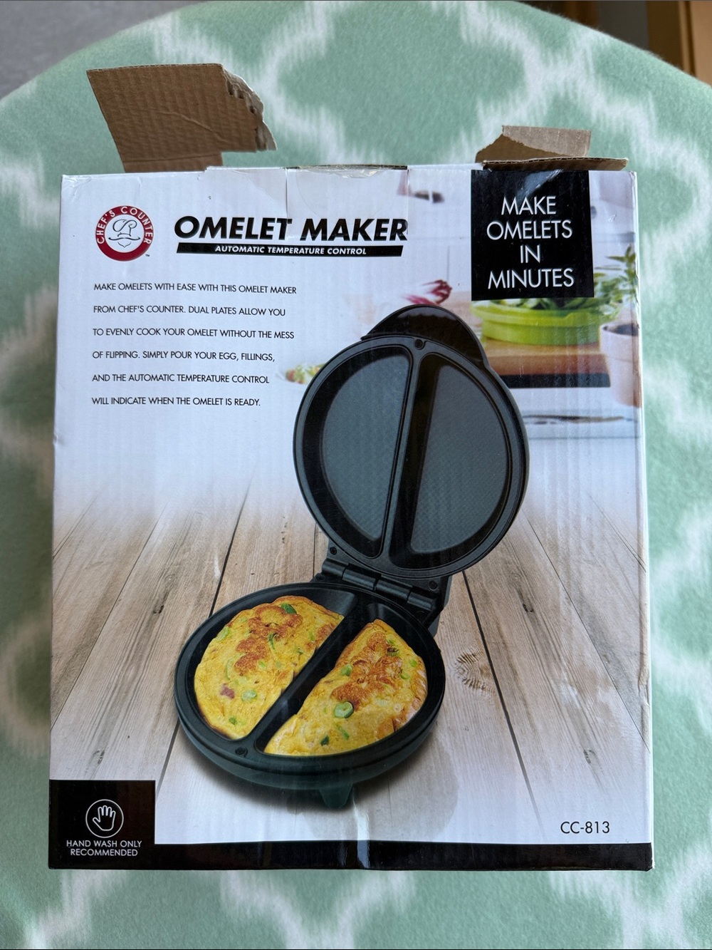 NEW Omelet Maker Electric Cooker Chef’s Counter - Black and White